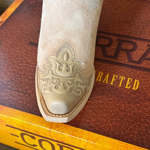 Corral Tan Embroidered Cowboy Boots FLASH SALE!!! - Picture 3 of 5